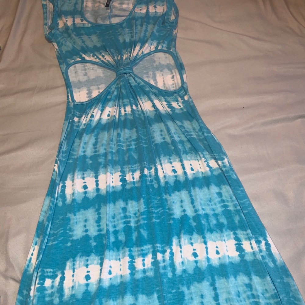 SOLD - ‼️ CUT-OUT WAIST MAXI DRESS ‼️ - Picture 4 of 5